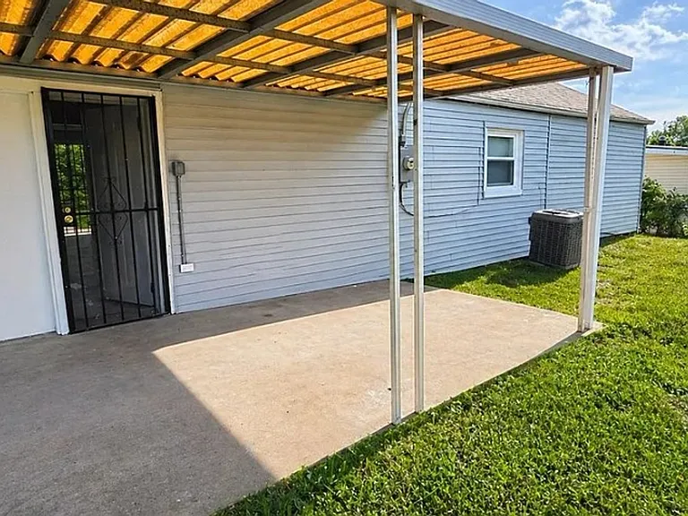 8109 Cler Ave — Photo 8