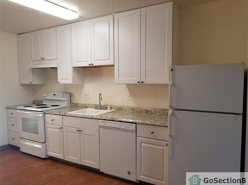 1st image of 230 Nob Hill Ter APT 1
