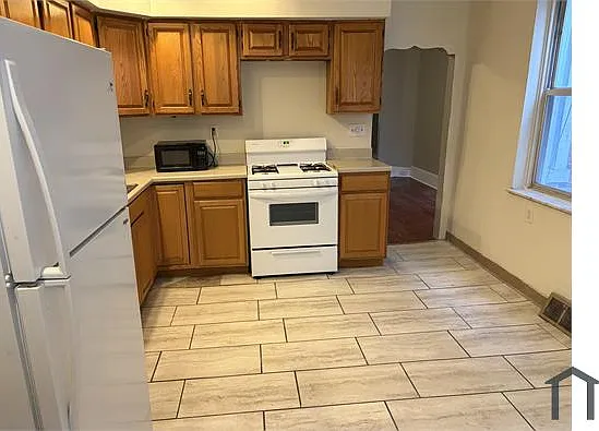 6639 Haddington Ln — Photo 3