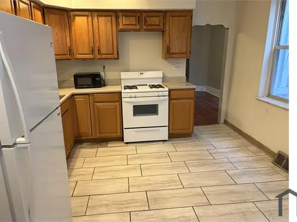 6639 Haddington Ln, Philadelphia, PA 19151