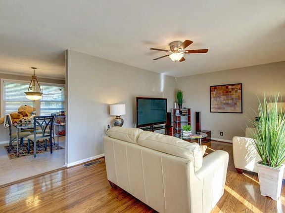 3rd image of 310 Ladybird Dr