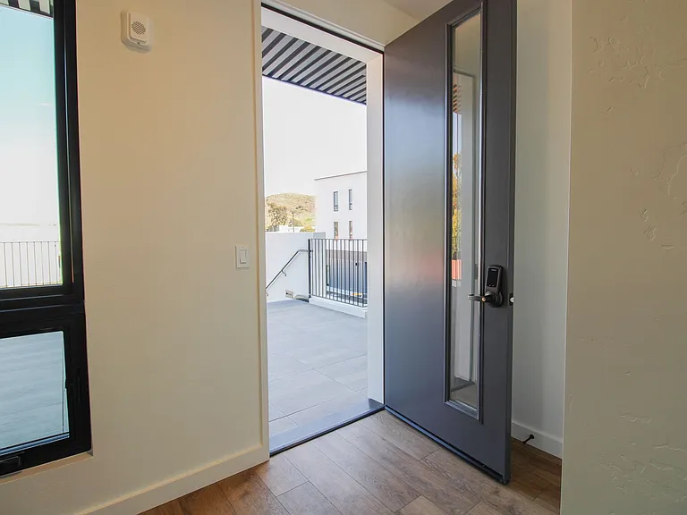 Newly Built Luxury Apartments in San Luis Obispo "Little Italy" — Photo 19