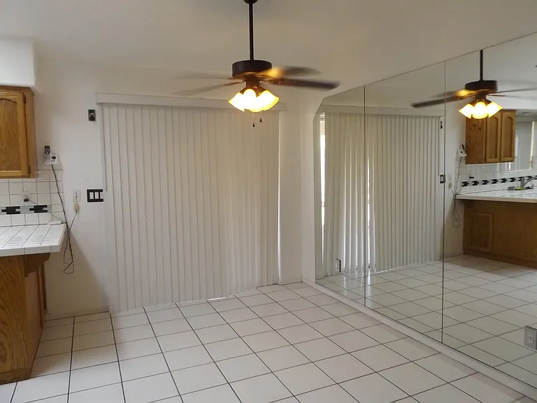 3233 Iroquois Ct — Photo 5