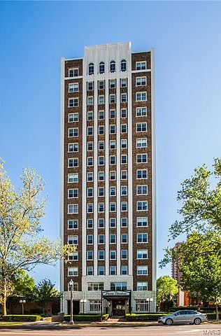 1st image of 4440 Lindell Blvd APT 401