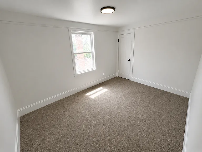 16837 Winthrop St — Photo 4