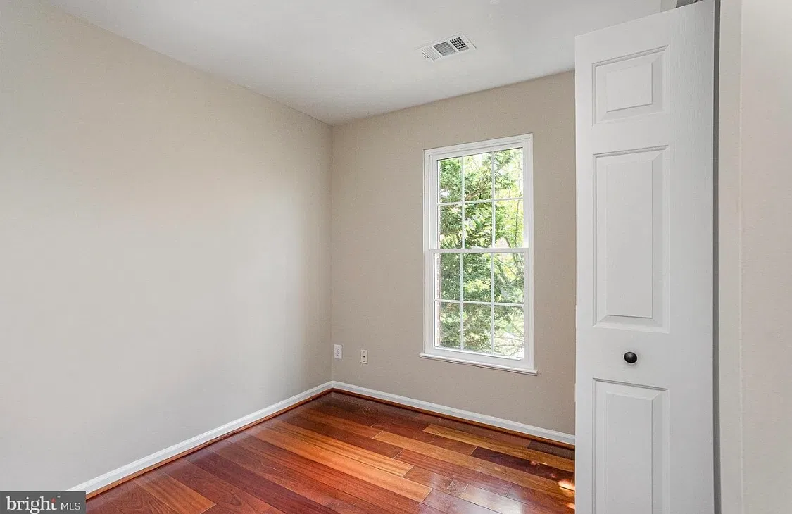 4 bed, 1842 sqft, $1,850 — Photo 2