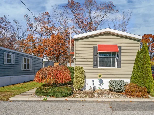 548 Kenyon Ave #45, Attleboro, MA 02703