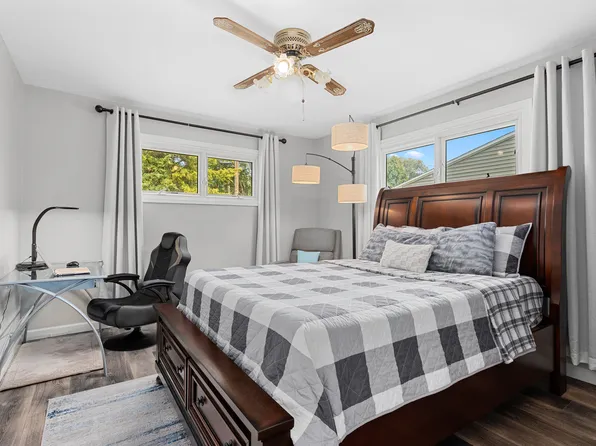 1918 W Blackberry Ln, Peoria, IL