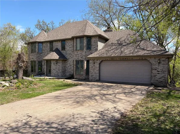 5505 Matterhorn Dr NE, Fridley, MN 55432