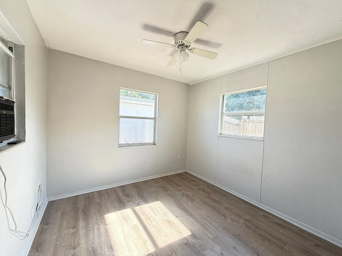 $0 Deposit Option 2/1 Home on Clark Rd — Photo 2
