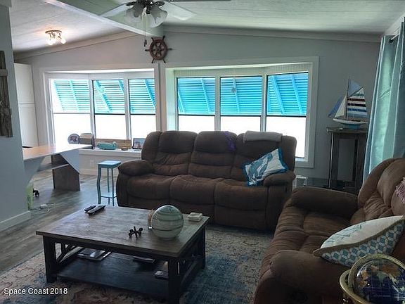 4th image of 491 Papaya Cir