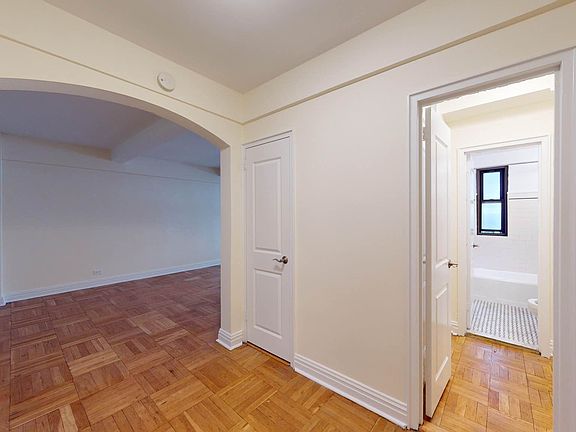 4th image of 141 E 56th St APT 2B