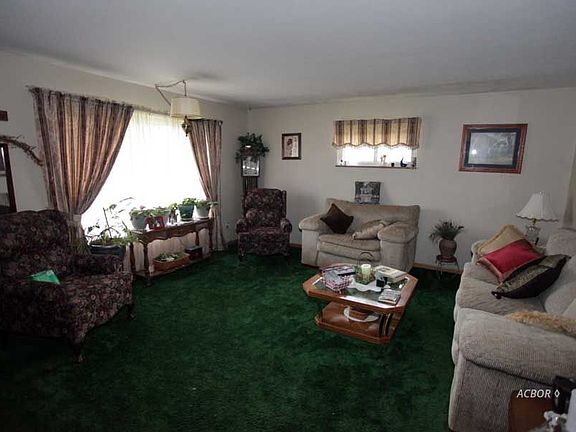 2nd image of 200 Glen Dr