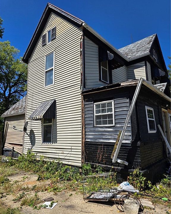 1st image of 133 Grosvenor Ave