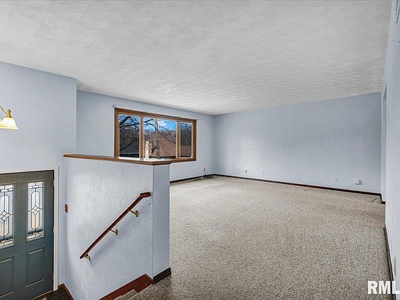 3rd image of 316 Rainbow Dr