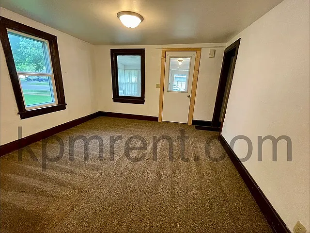 621 Oak Street - 1 — Photo 3