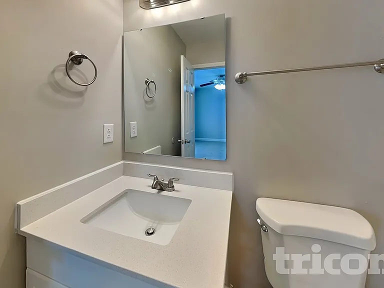 2217 Sunset Blvd — Photo 10