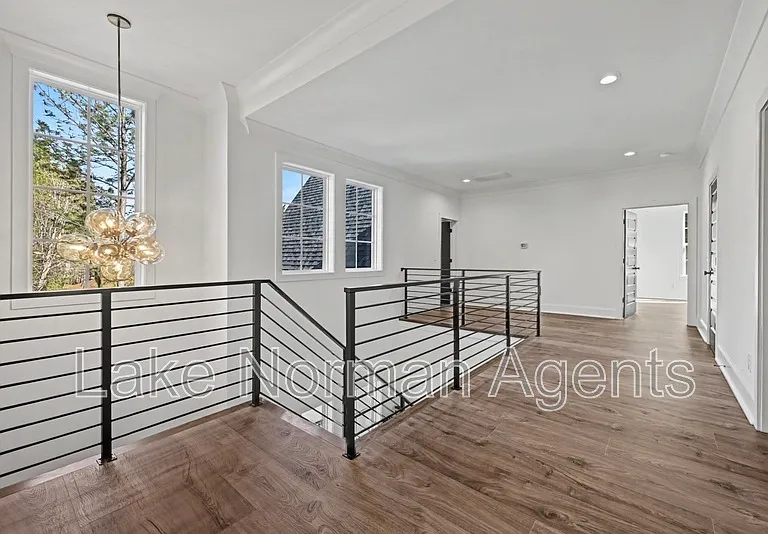 4609 Firethorn Ct — Photo 10