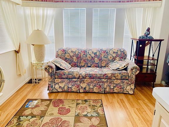7750 E. Broadway Rd. #798 Living room