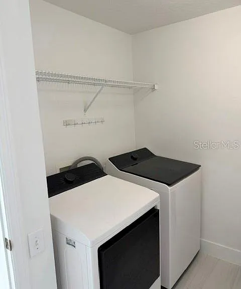 Falcon Point Dr — Photo 20