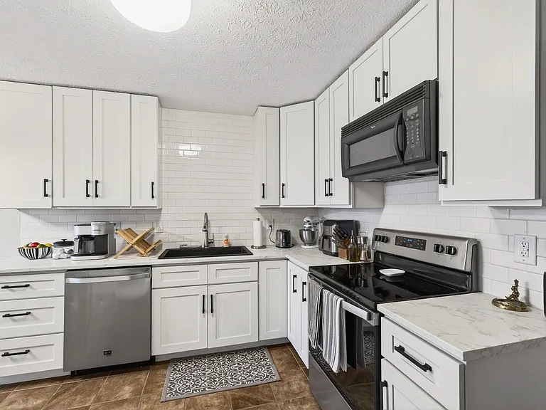 1337 S Hickory Grove Ln #1337 — Photo 6