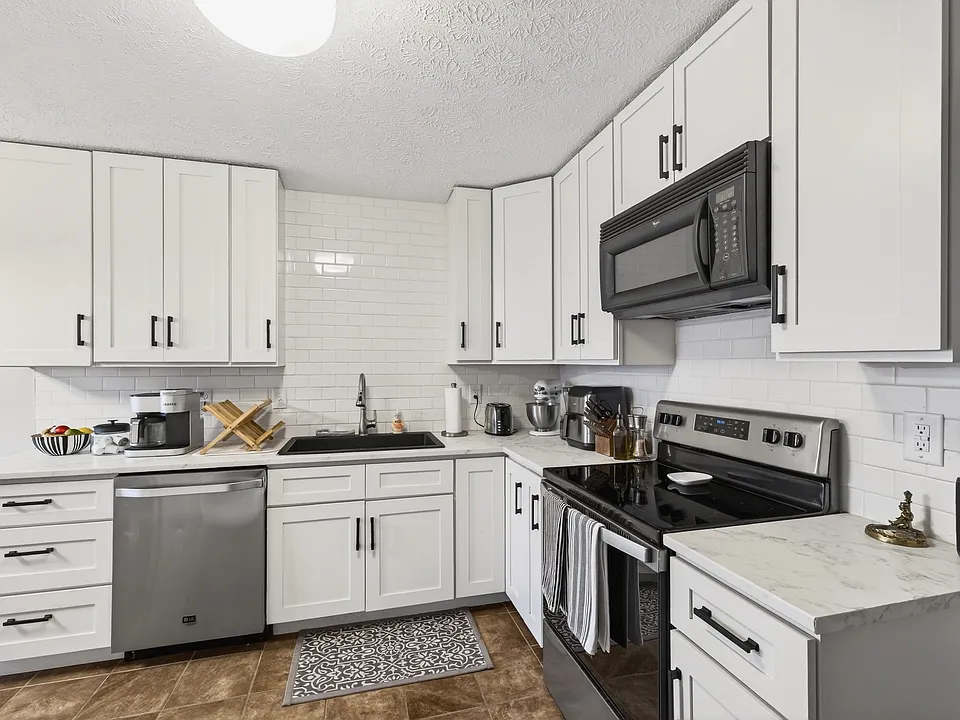 1337 S Hickory Grove Ln #1337