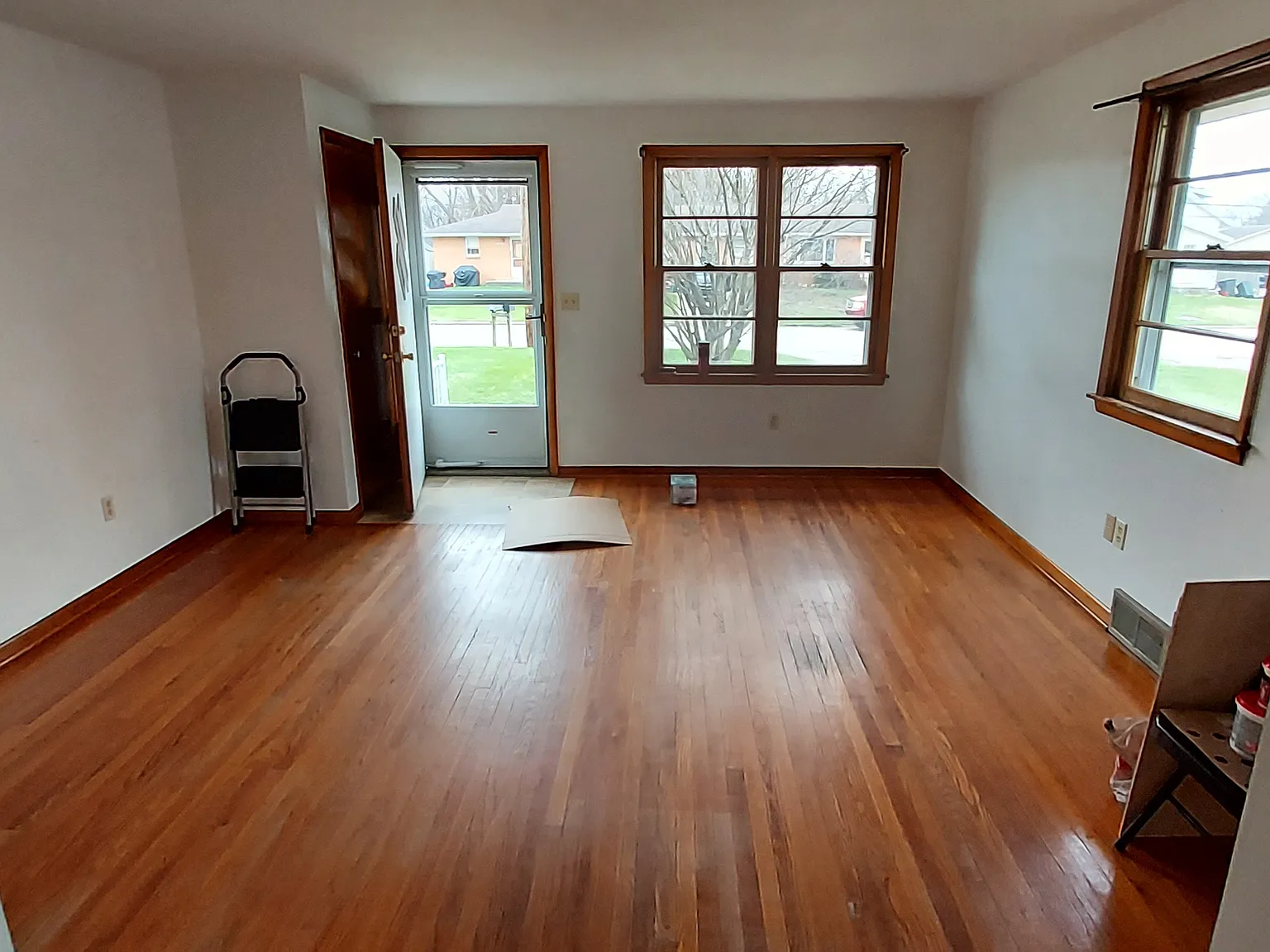 4902 Dunsmore Ave — Photo 3
