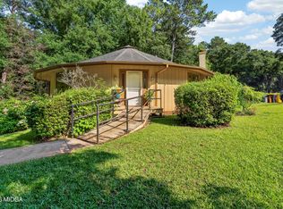 208 Newton Dr, Forsyth, GA 31029