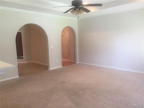 3rd image of 15043 Fairhaven Dr