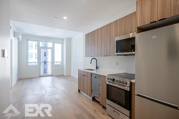 Rented by EXR | media 4