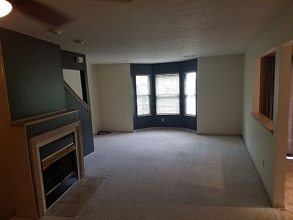 2nd image of 476 Tollis Pkwy
