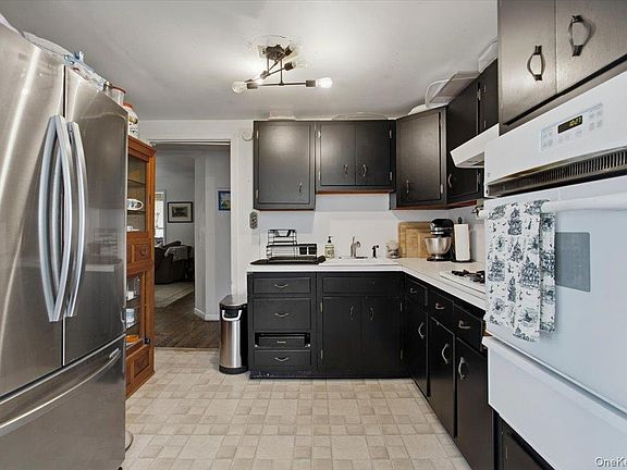 3rd image of 37 Beck Avenue