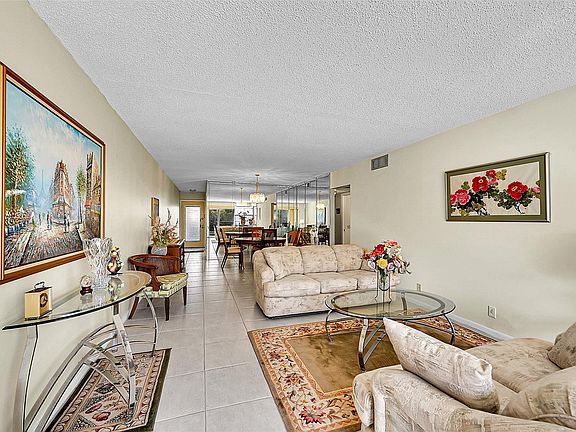 3rd image of 2901 Victoria Circle #B3