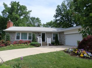 221 Dobbin Rd, Saint Louis, MO 63119