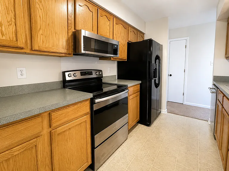 8006 Wilnoty Dr — Photo 5
