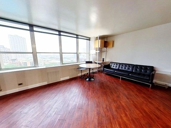 3rd image of 655 W Irving Park Rd APT 1209
