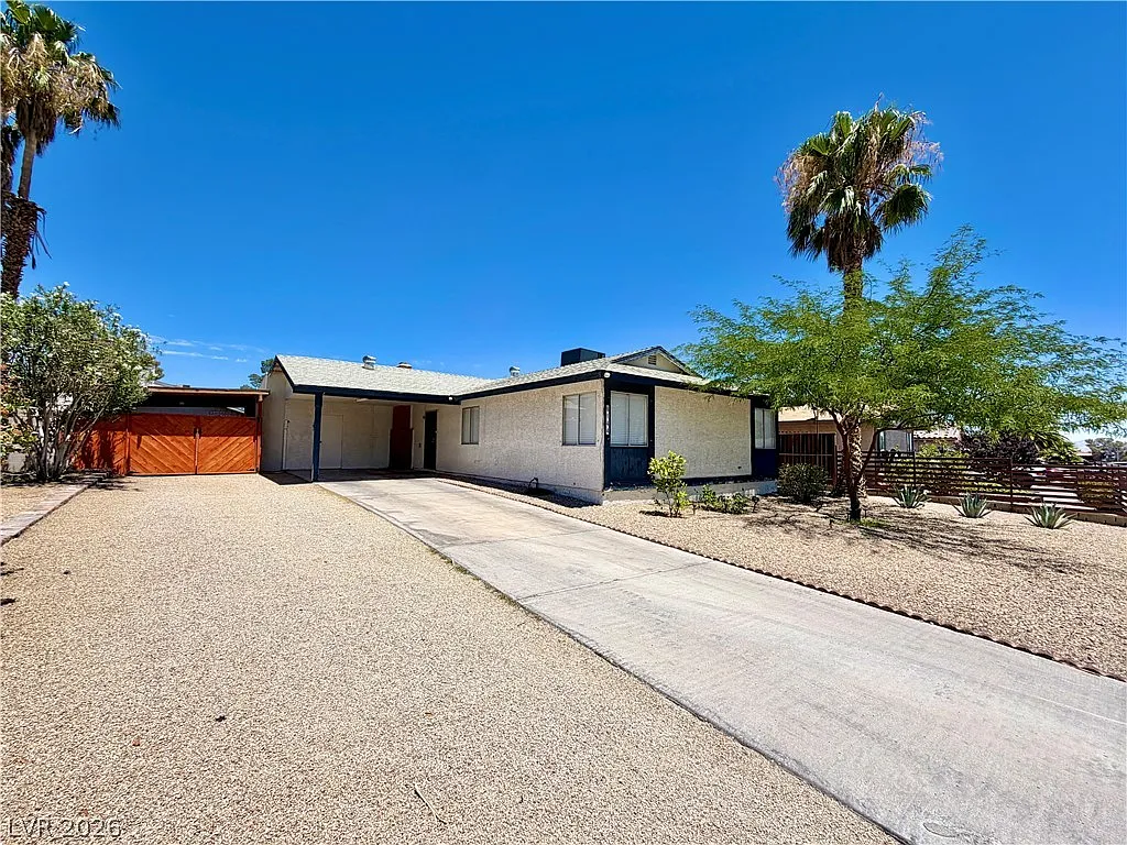 4 bed, 2.0 bath, 1296 sqft, $2,100 — Photo 3