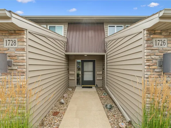 1724 Applewood Pl NE, Cedar Rapids, IA 52402