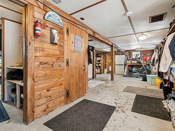 4th image of 311 Fairgrounds Road