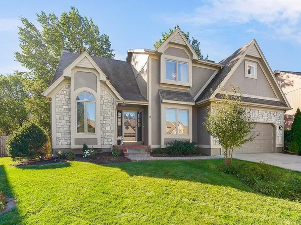 1209 E Meadow Ln, Olathe, KS 66062