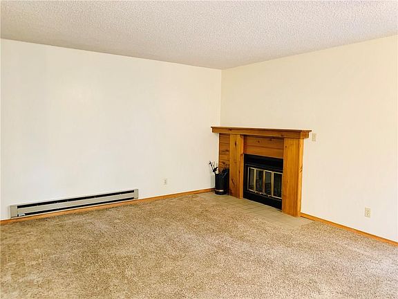 3rd image of 3400 Canyon Dr APT 3A