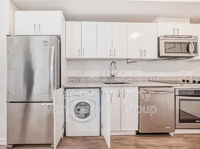 450 8th Ave SE #205 — Photo 14