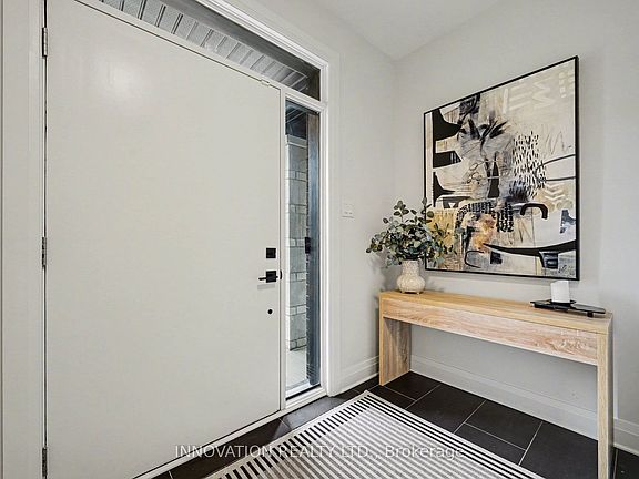 4th image of 957 Atrium Rdg