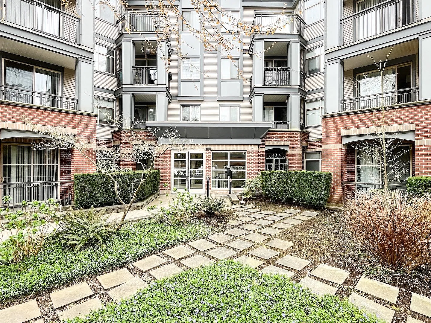 10455 University Dr #208 photo 1