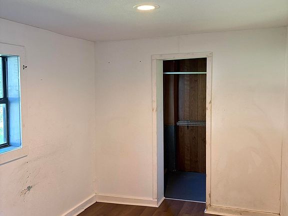 3rd image of 802 E 17th St
