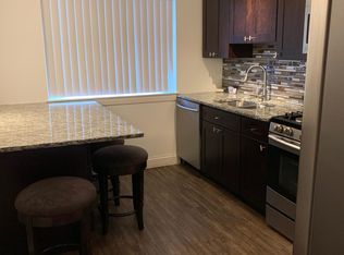 421 Inland Dr #1-B, Wheeling, IL 60090