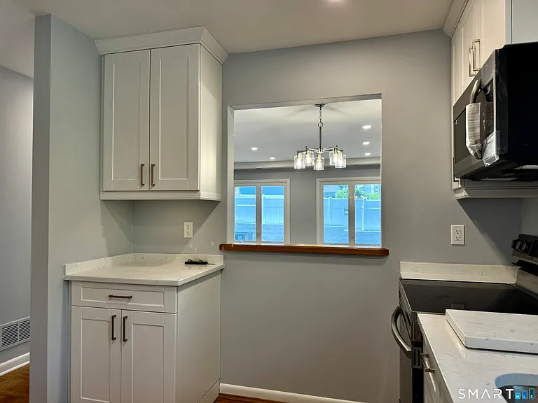 115 Flax Hill Rd #10 — Photo 8