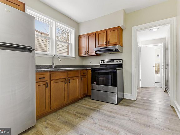 4th image of 415 Hudson St