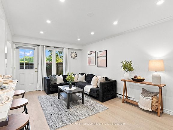 3rd image of 33 Taunton Rd E #23