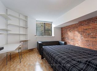 157 Madison Ave #1B, Toronto, ON M5R2S6